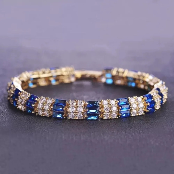 VQ Rhinestones Bracelet - Picture 1 of 5